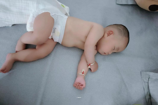 绍兴几个月宝宝会抬头